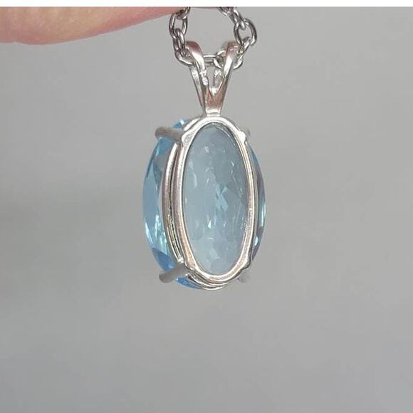 15 Carat Flawless (IF) Blue Topaz Pendant!! - Picture 8 of 12